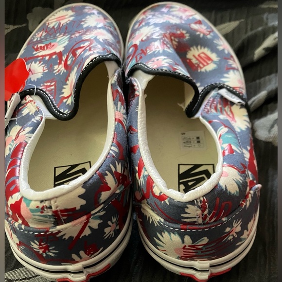 VANS Skaterboard Shoes Women’s sz 9 Slip-on Flowers +VANS graffiti-on-gray NEW - Picture 12 of 12